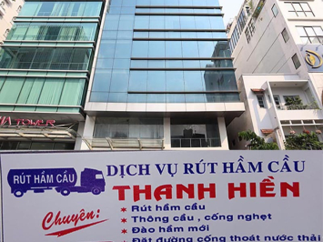 Rút hầm cầu tại tòa nhà văn phòng quận 3